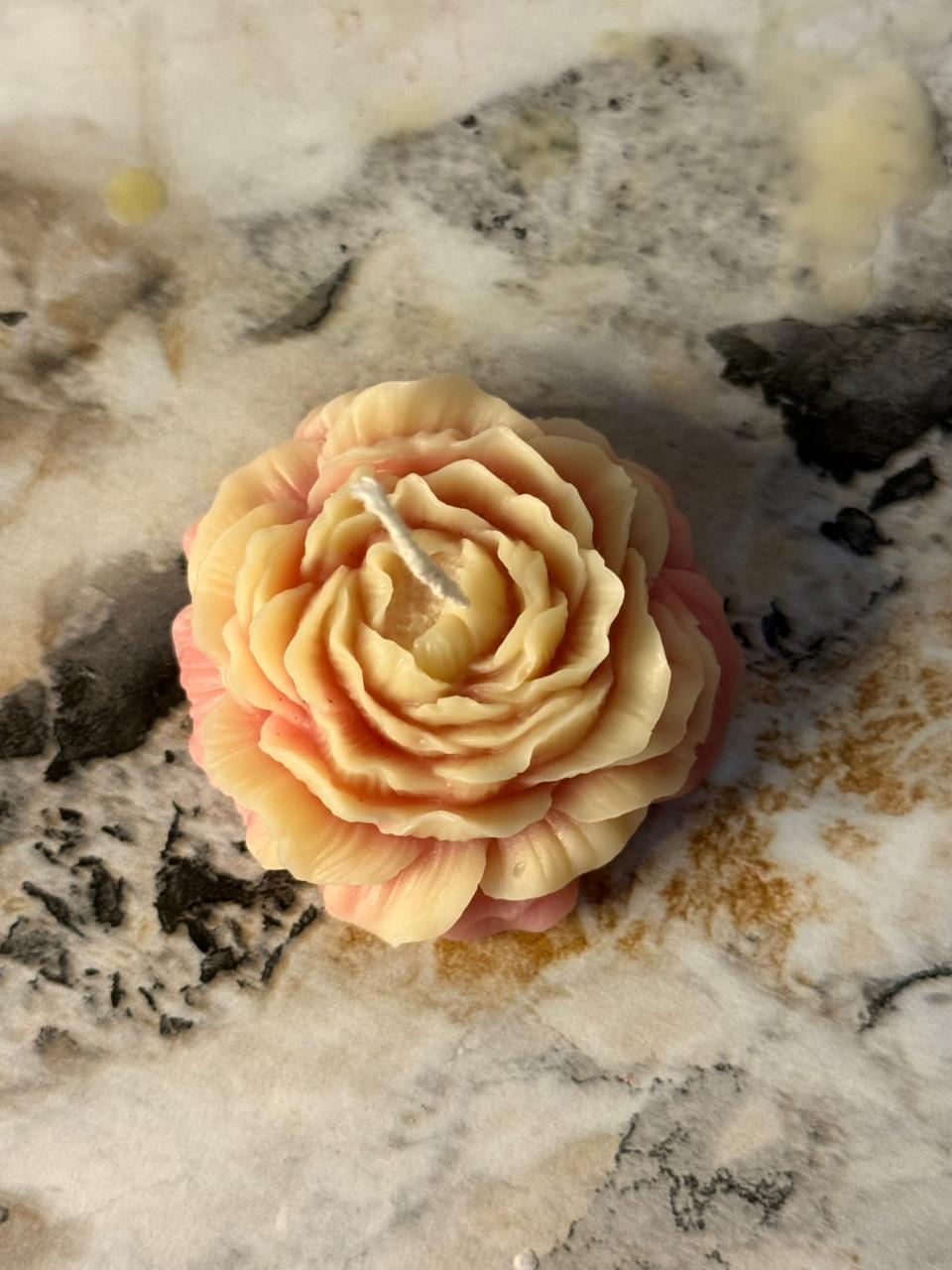 Vanyara Rose Bloom Candle